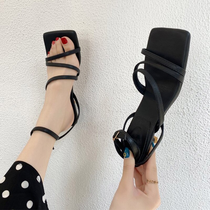 Damesandaler kvindelige stiletter sommer pumps firkantet tå pu ankel spænde rem dame mellem hæle pu casual sko: Sort / 5