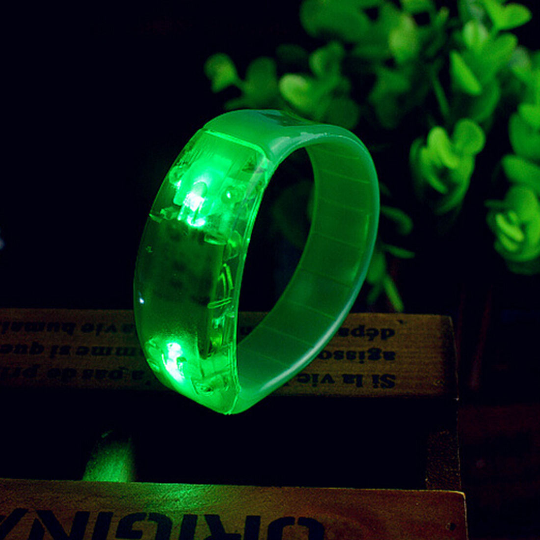 Glow LED Light Up Wristband Voice Control Flashing Bracelet Bangle Cheer Props Rave Glow Party Christmas: Green
