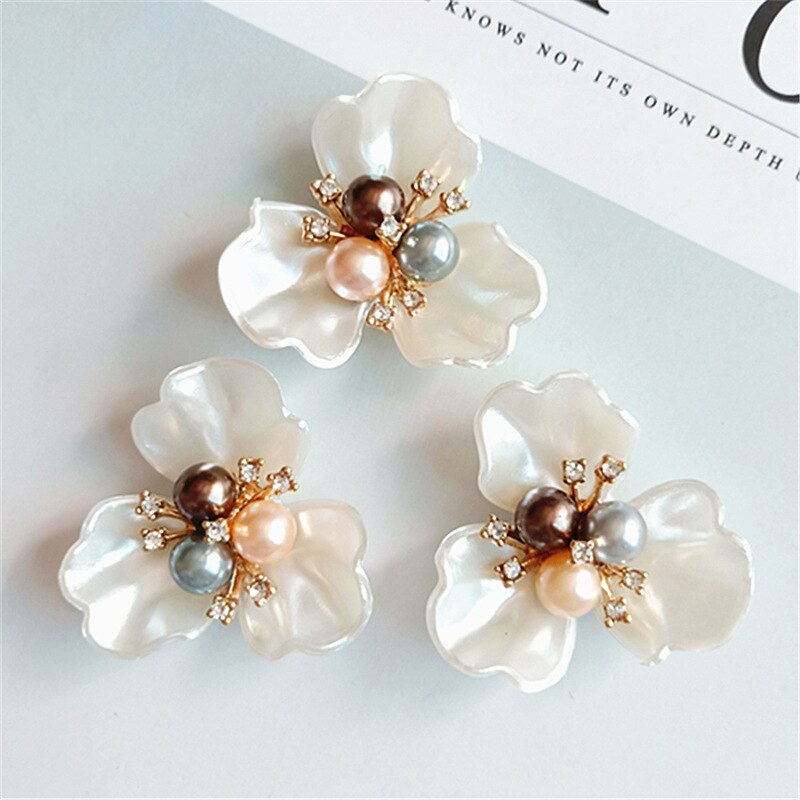 10pcs/ lot Craft Pearl Three-dimensional Flower Buttons Round Cluster Flatback DIY Wedding Embellishment Garment Decoration