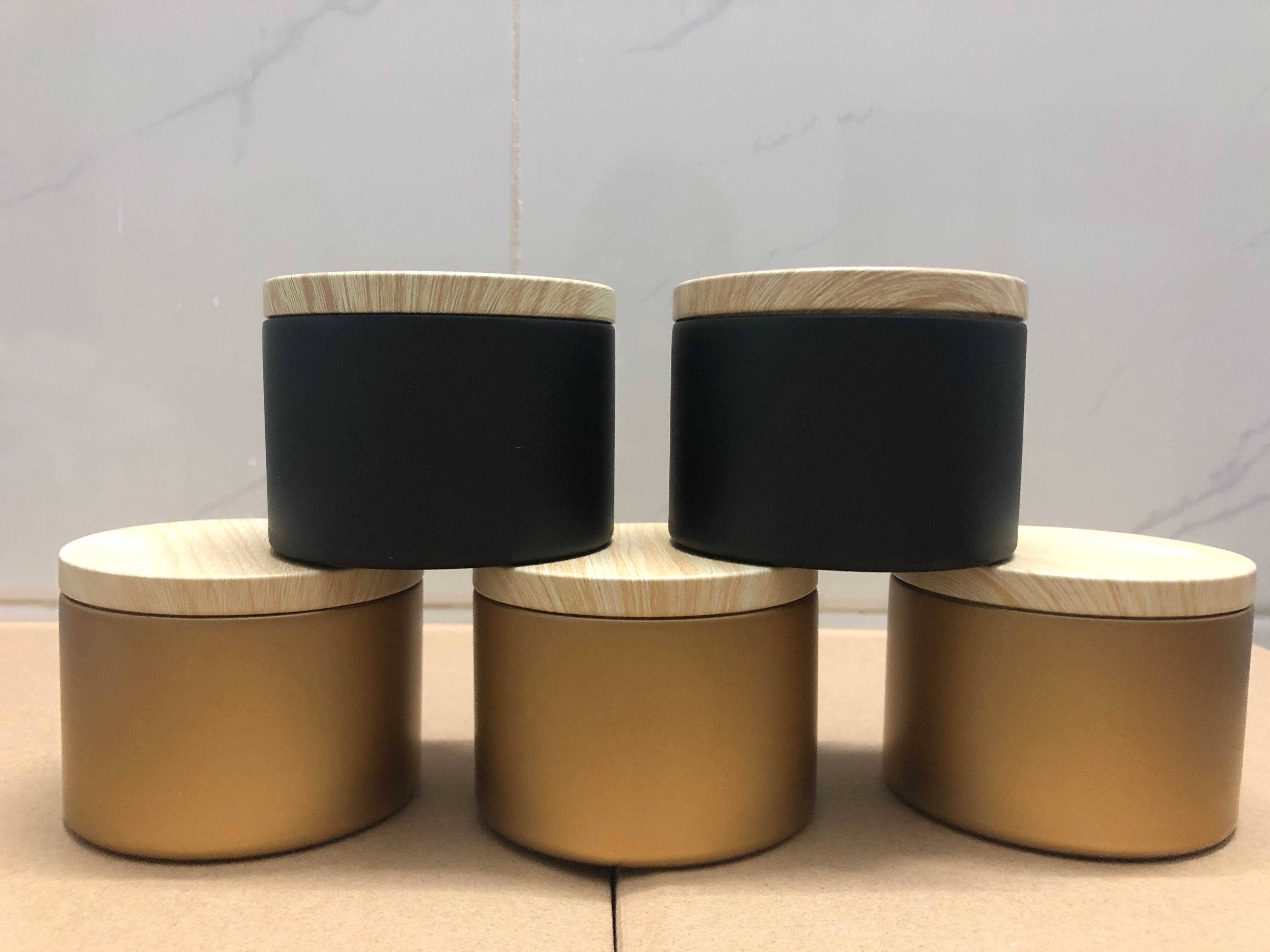 8oz Luxury Candle Jars with Wood Pattern Lid Bulk Round Candle Container Tins Empty Candy Storage Box Cosmetic Pot Black Gold