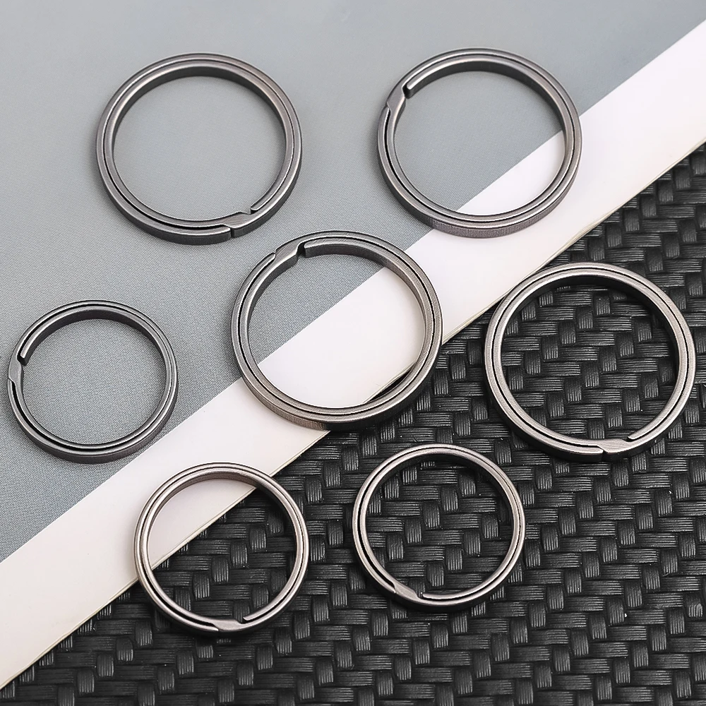 Titanium Alloy Key Rings Keychains Buckle Pendant Super Light Man Car Keychain for Male Creativity Keyfobs Crafts Key Ring