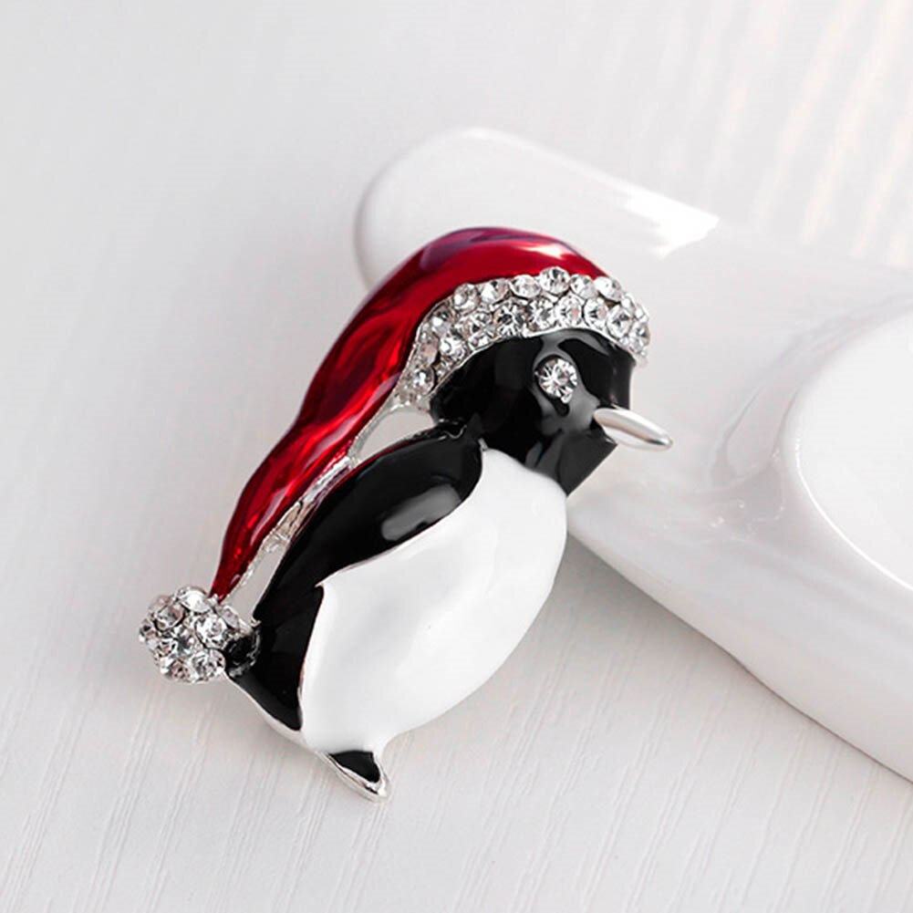 9 pçs do natal de cristal broches kit meninas bonito boneco de neve veados árvore pinguim meias pino emblemas de natal broche pinos moda jóias