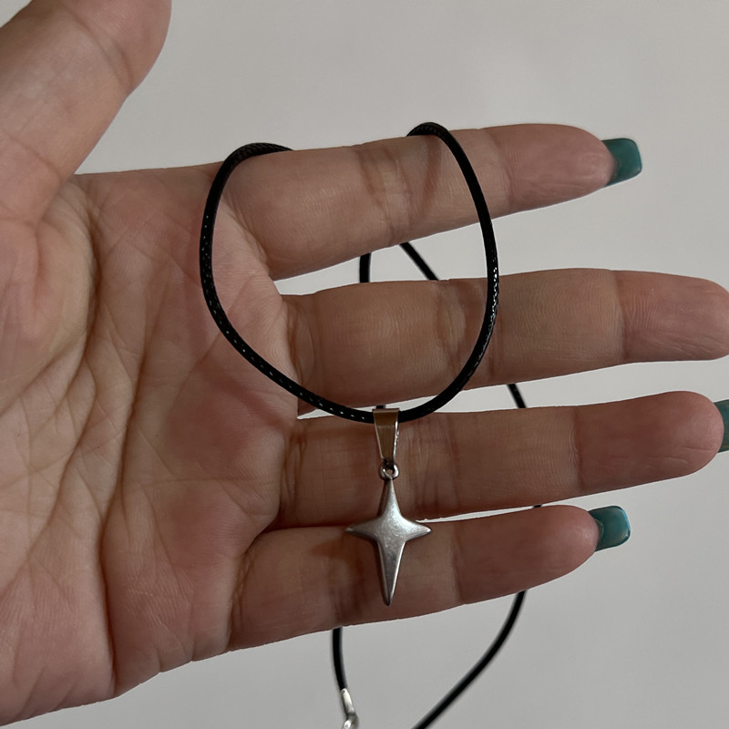Collier avec pendentif pentagramme étoile en acier et titane creux pour femmes et hommes, chaîne en corde noire, ras du cou, bijoux de fête Y2k, nouvelle coréenne: Cobalt violet