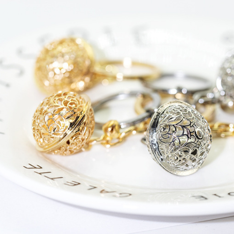 Creatieve Planeet Wind Gong Auto Sleutelhanger Bell Holle Gesneden Metalen Bell Opknoping Decoratie Sleutelhangers Voor Vrouwen