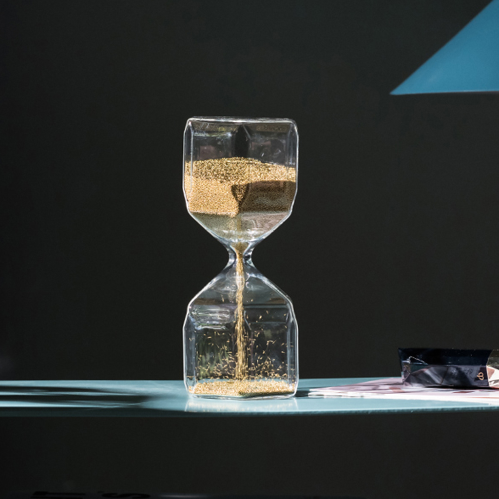 Glass Art Hourglass Decorative Ornament Sand Timer Relieve Pressure Photo Props: A Style