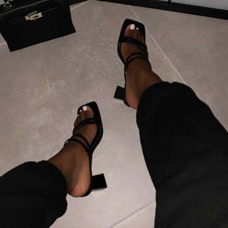 Plus Größe 36-42 Spitze Ferse frauen Hausschuhe Karree Gladiator eng Band Gurt hoch Fersen Sommer Frauen schuhe Weiß AC399