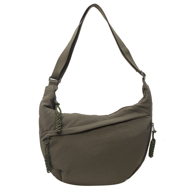 Vrije tijd Crossbody Hobo Bag met grote capaciteit Veelzijdig en niche Nylon schoudertas Studentenklasse postbode tas: green