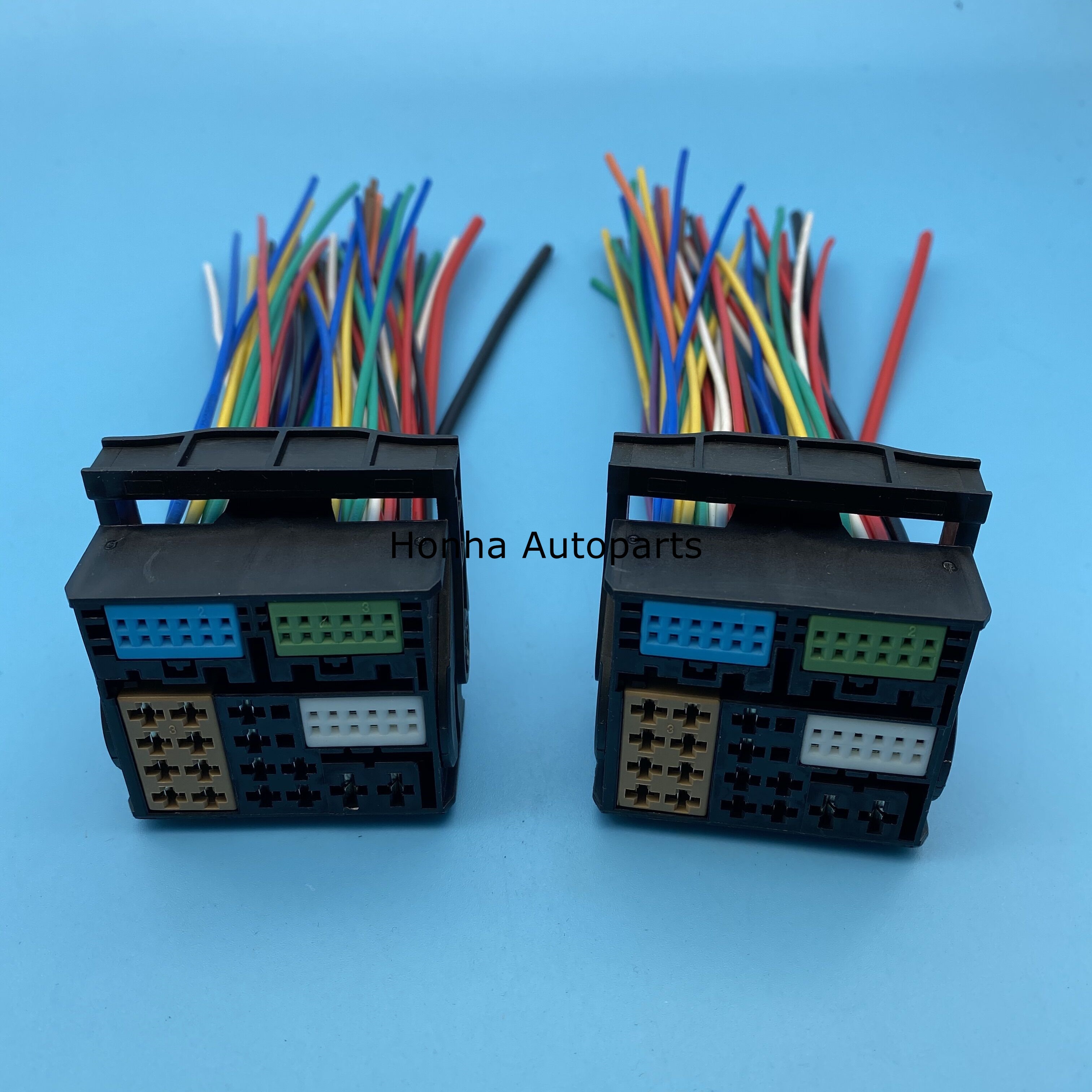 Car Multimedia Host Navigation Bluetooth Radio Plug Connector 52 pin with 8X0 035 444/3B7 035 447 with terminal