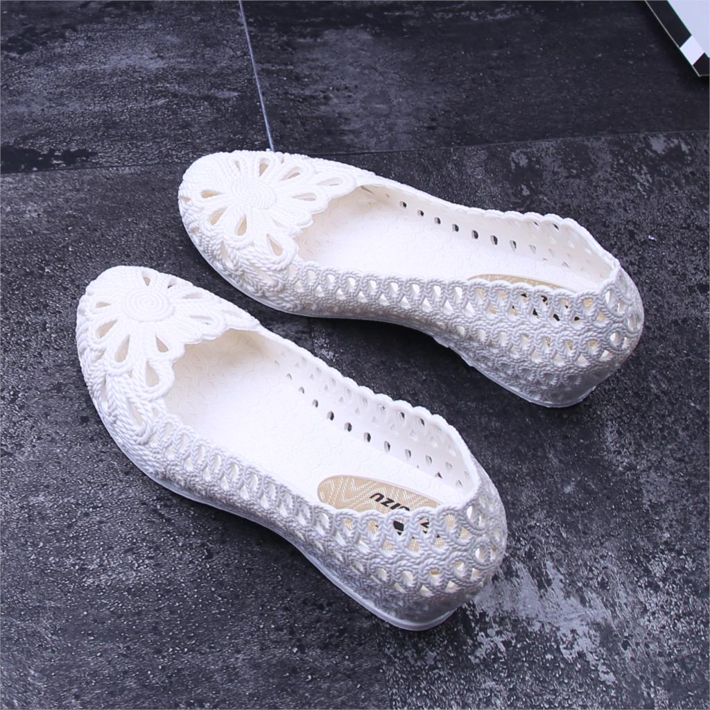 Sandalias de gelatina, sandalias con cuña de plástico blanco de verano para mujer, zapatos blancos pequeños, zapatos cómodos de enfermera, zapatos de trabajo para madre