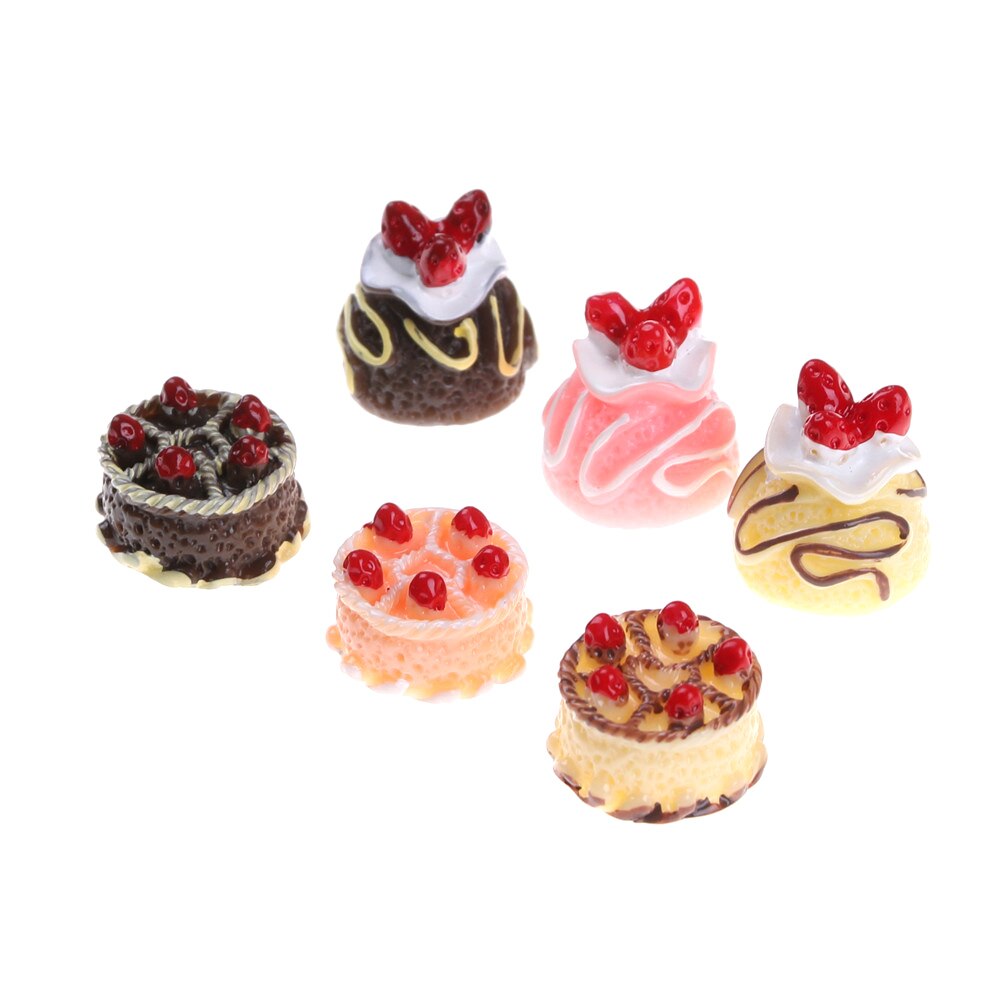 6 Teile/los Gefälschte Erdbeere Kuchen Lebensmittel Harz Flatback Flache Rückseite Cabochon Kawaii DIY Harz Handwerk Dekoration Puppenhaus Miniatur