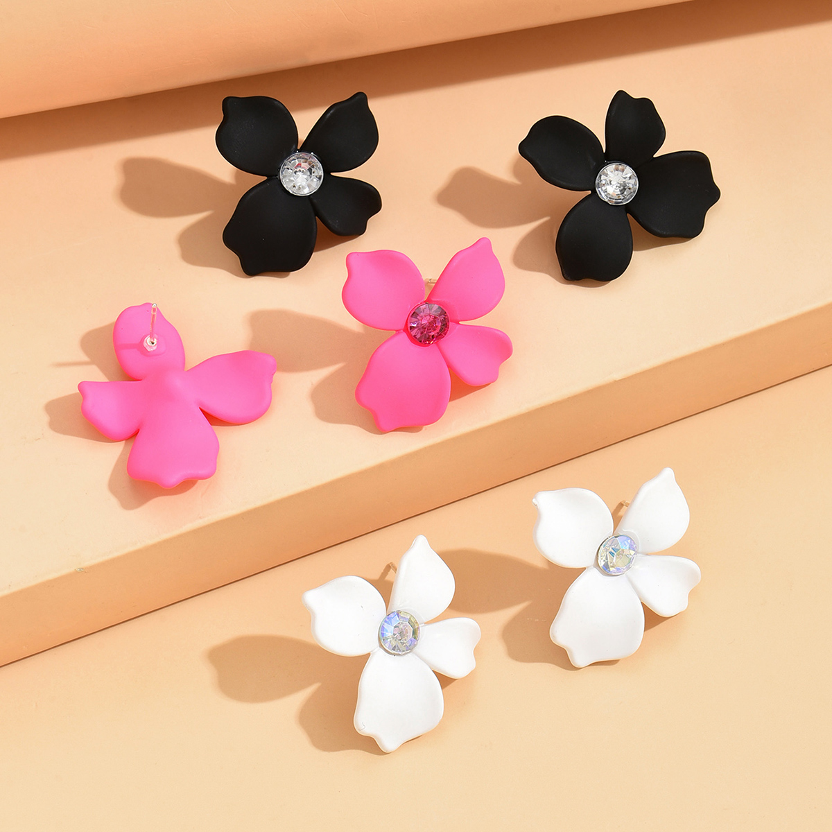 Pendientes coreanos rosas con forma de flor pequeña para mujer, aretes llamativos frescos y dulces, joyería de 2023