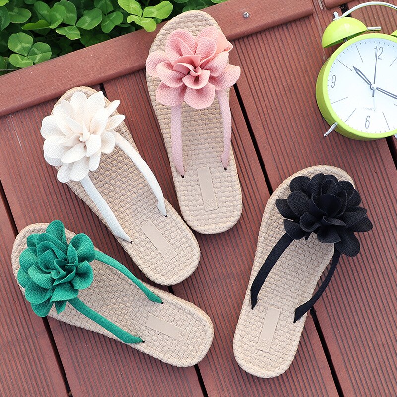 Summer Women Flat Beach Slippers Sweet Flip Flops Sandals For Casual and Beach Attire Slippers
