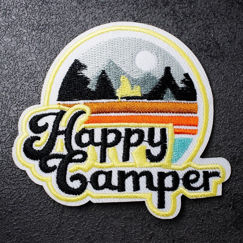 Happy Camper Size:8.2X7.3Cm Doek Patch Geborduurde Applique Naaien Kleding Kleding Accessoires Badges Wit