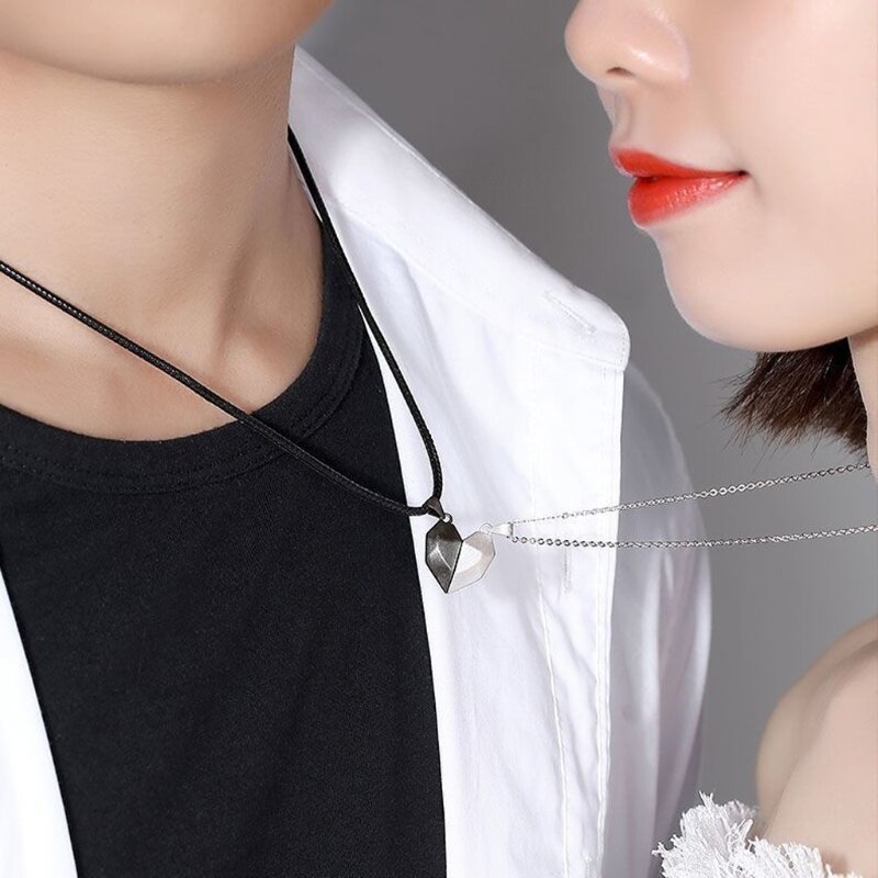 2Pcs Minimalist Lovers Matching Friendship Heart Pendant Couple Magnetic Distance Faceted Heart Pendant Necklace Jewelry