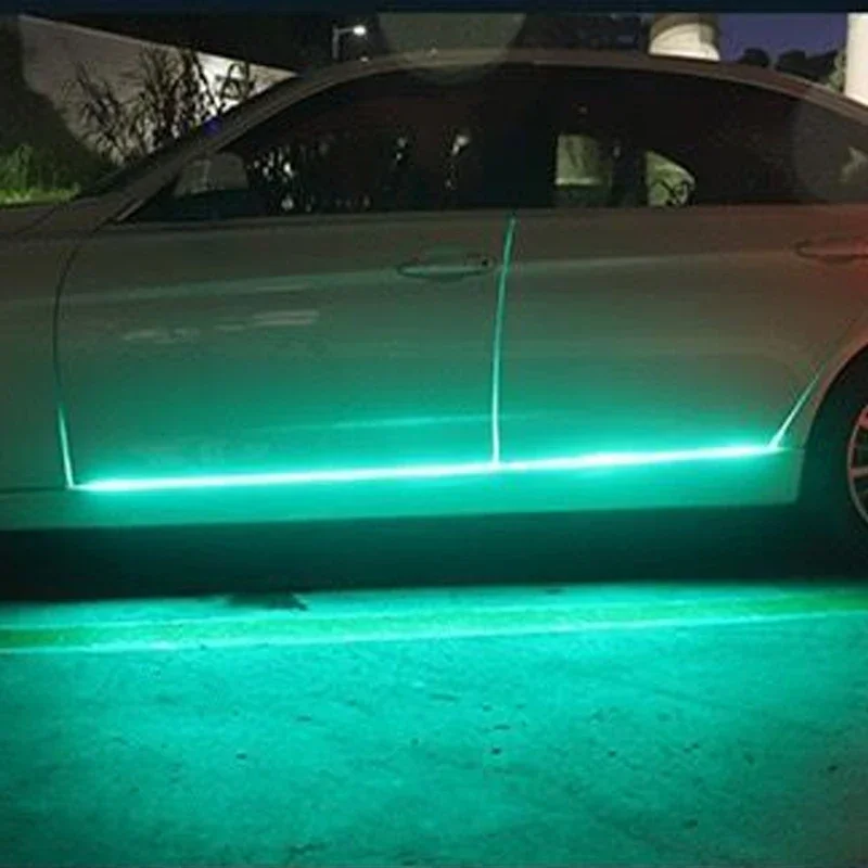 Luz ambiental que fluye Luz de la falda lateral del coche, tira de luz de desplazamiento, luz que fluye colorida con accesorios de luz de decoración de puerta: Rojo / 6000 K blanco frío