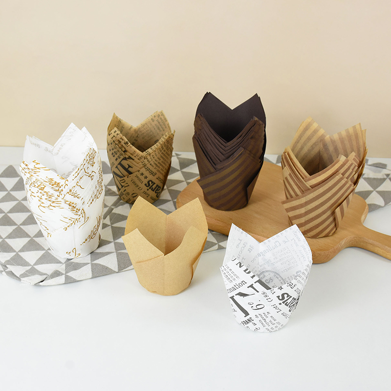 50 stücke Zeitung Stil Cupcake Liner Backförmchen Für Hochzeit Geburtstag Party Tulpe Muffin Cupcake Pappbecher Öldicht Kuchen Verpackung