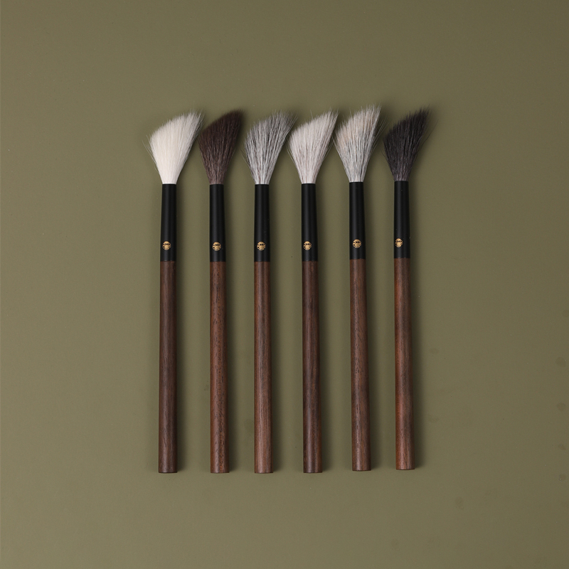 Handmade Makeup Brushes 1PC Soft Squirrel Horse Goat Hair Fluffy Blush Highlighter Brush Walnut Make Up Brush