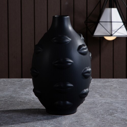 Nordic Ceramic Face Vase Modern Living Room Lip Flower Light Luxury Expression Half Face Decoration Home Decoration Accessories: Lips-black