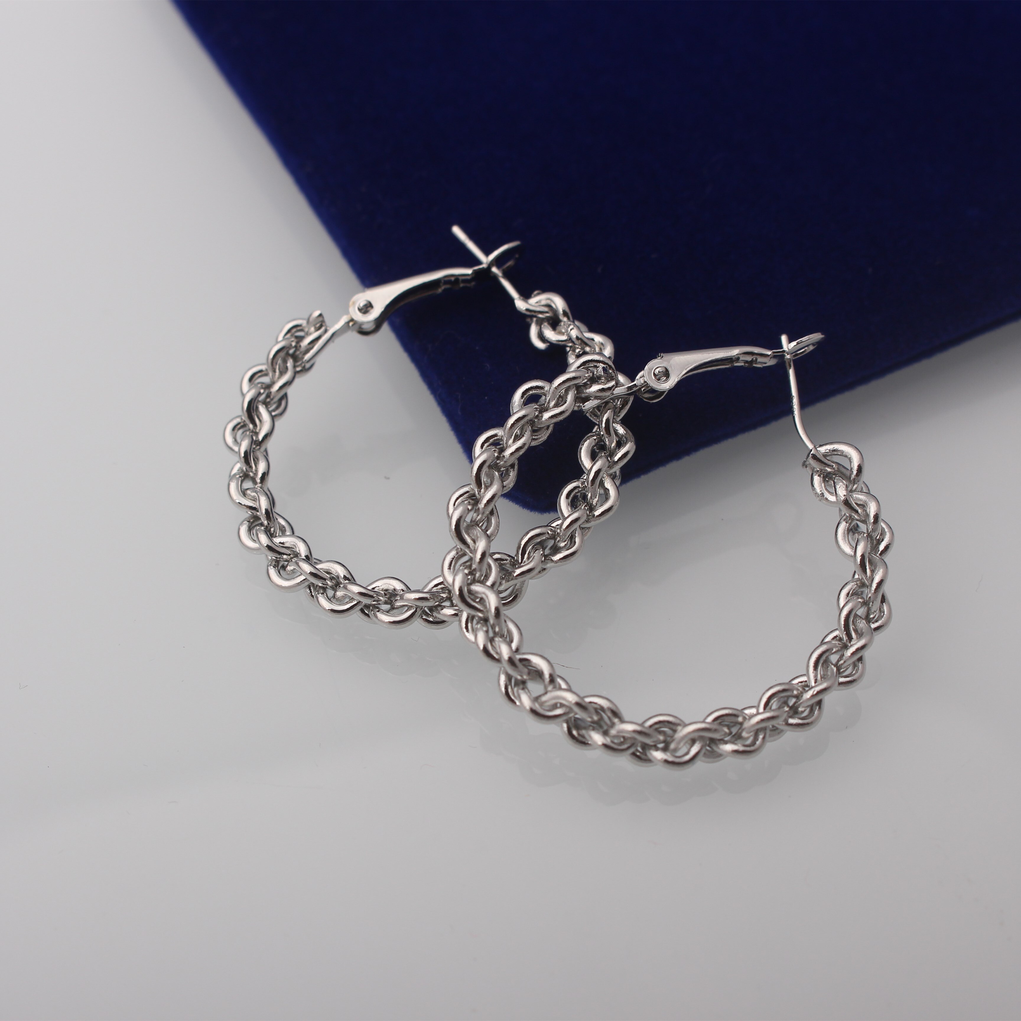 Gold Color Metal Hoop Round Earing Irregular Bones Earring Twisted Geometric Personality Earrings for Women: silver