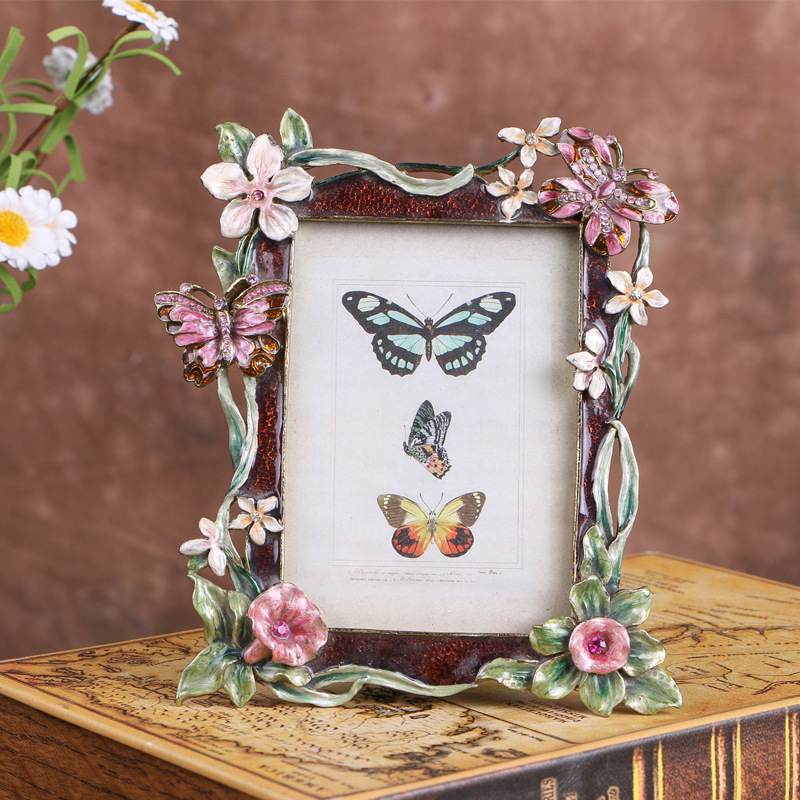 White Flower Textured Hand-Crafted Photo Frame Easel Hook for Tabletop Wall Display Decorative Floral: Chocolate