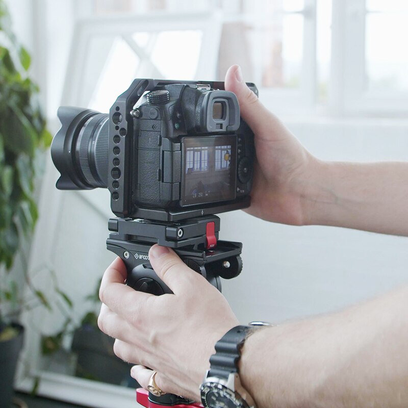iFootage Horizontal and Vertical Conversion Plate HV-01 L-shaped universal folding quick release plate for Camera photography