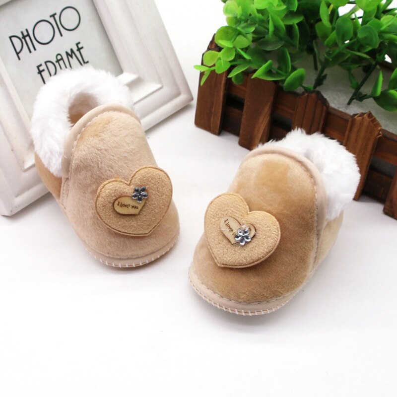 Inverno mais de veludo do bebê primeiros caminhantes sapatos da menina botas casuais criança berço sapatos quentes do bebê macio sola sapatos