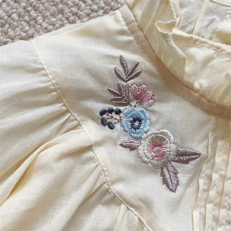 2022 Spring New Korean Girls&#39; Embroidered Stand-up Collar Shirt Children&#39;s Lace Sweet Retro Top