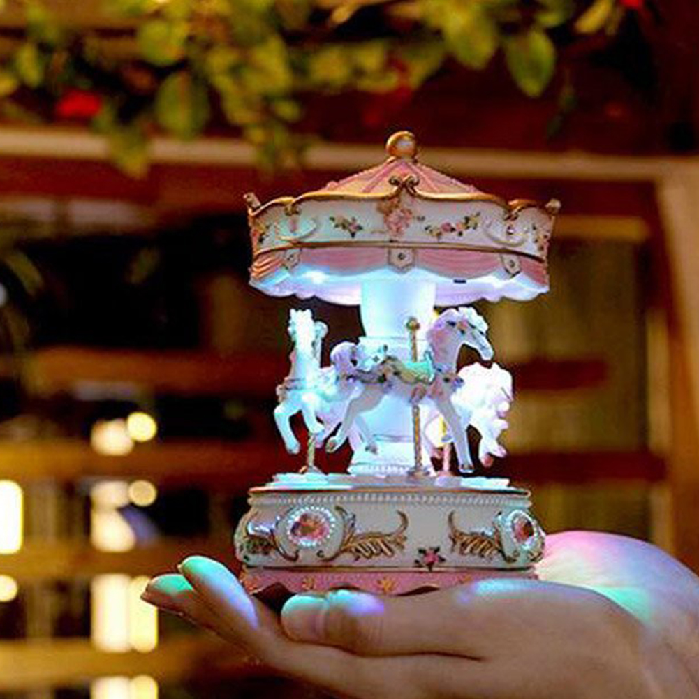 Speelgoed Hars Retro Luxe Carrousel Valentijnsdag Handwerk Thuis Kid Muziekdoos Bruiloft Uurwerk Mechanisme Led Light Decor