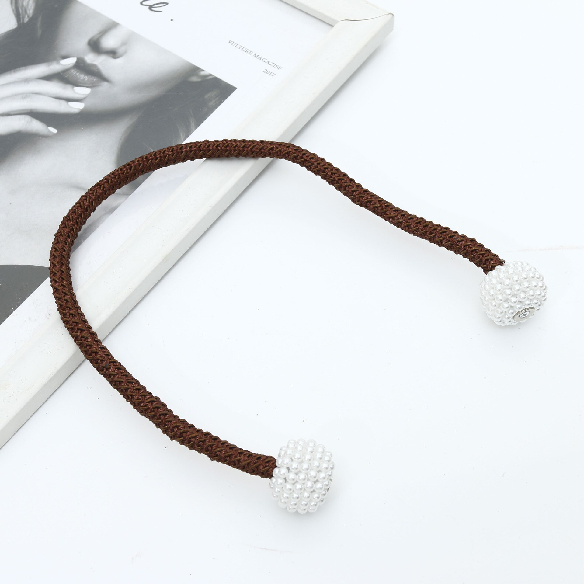 2 pièces de rideaux simples avec perles, sangles à boucle magnétique Simple, corde de cravate sans Perforation, accessoires de décoration: Brown