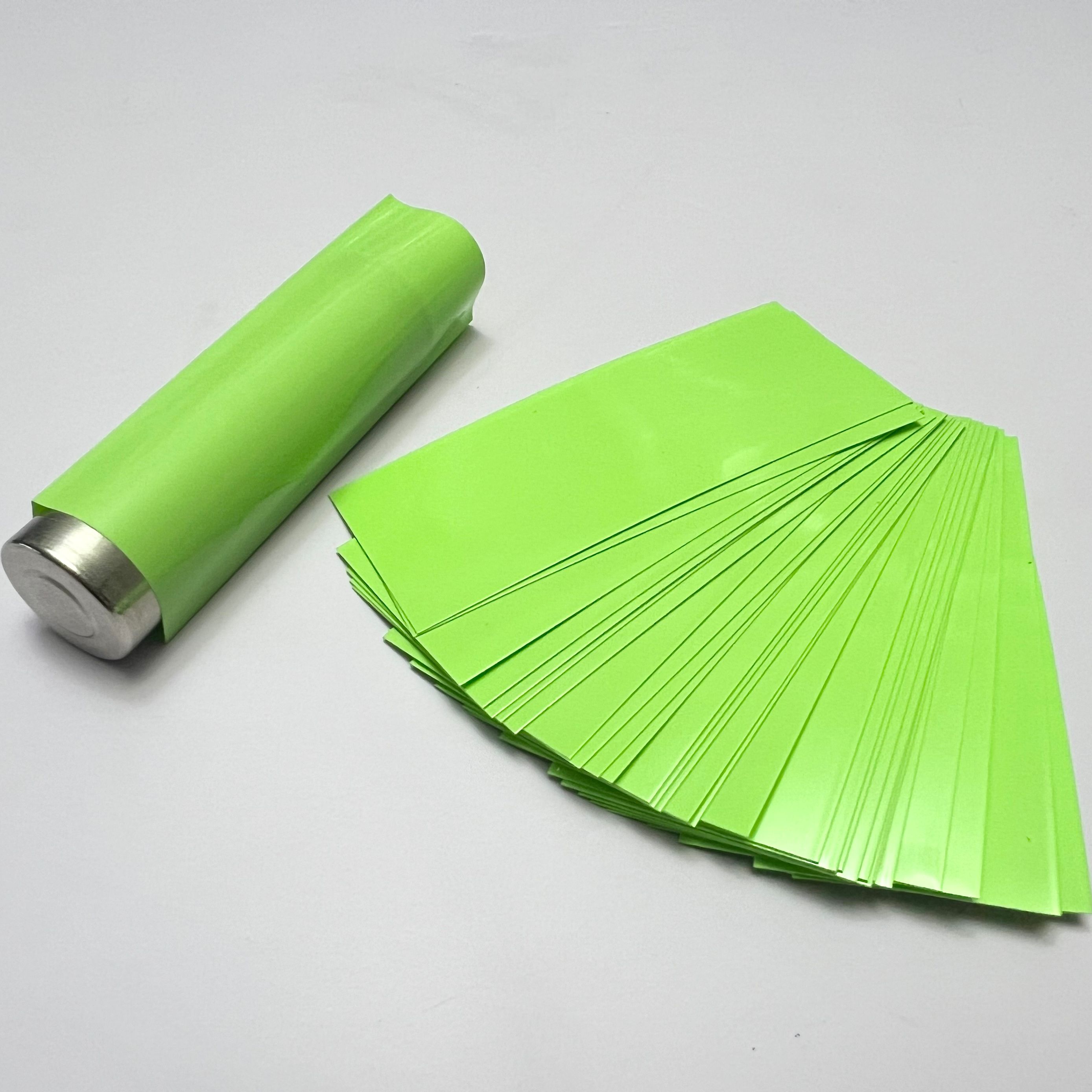 Tube thermorétractable plat en PVC, 100 pièces, enveloppe de batterie pour batterie au Lithium 18650, Kit assorti d'isolation auto-adhésive: Herbe Vert