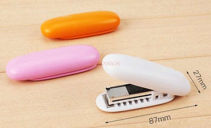 Grapadora de color caramelo mini portátil plegable que ahorra trabajo vinculante máquina de oficina suministros para estudiantes se pueden pedir 20 páginas