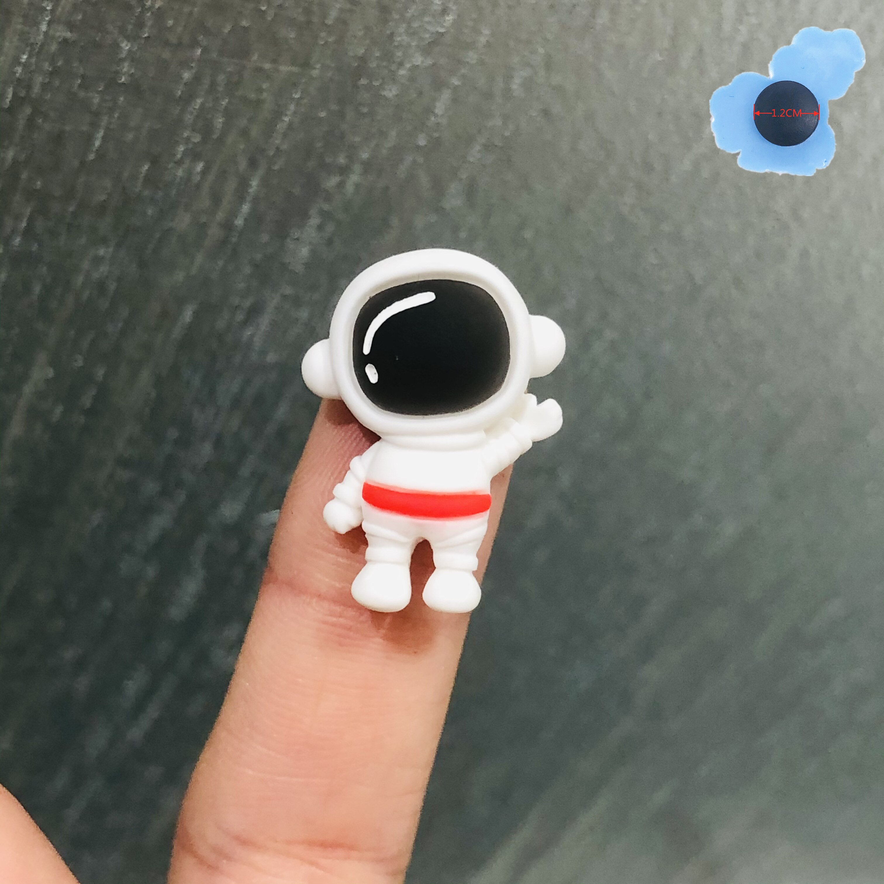 Bonne 1 PIÈCES Fusée Astronaute Enfants Chaussures Accessoires Résine Charmes De Chaussures Pour Garçons Filles D'anniversaire: green