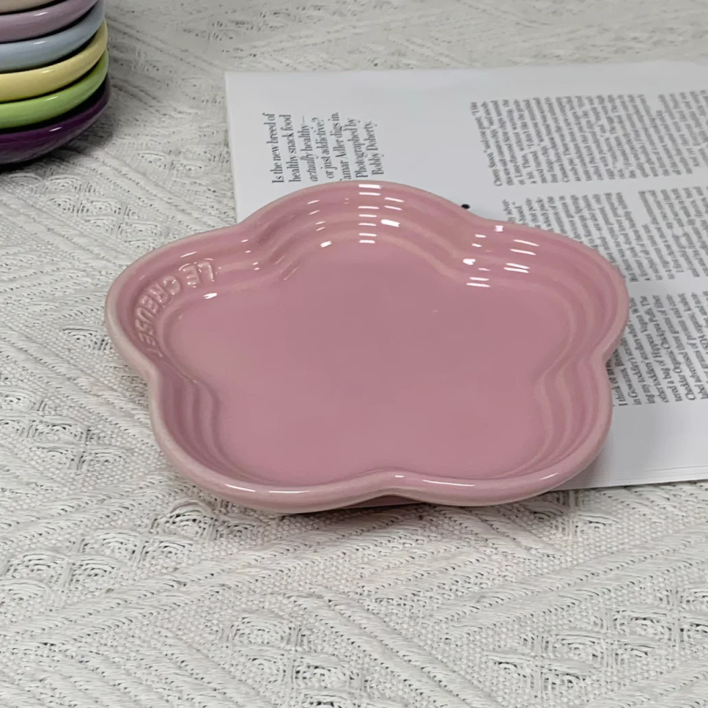 Plum Blossom Small Plate 5.5Inches 14cm Rainbow Sauce Plate Flower Shaped Pet Gradual Spike Bone Plate Tableware Ceramic Dishs: army green