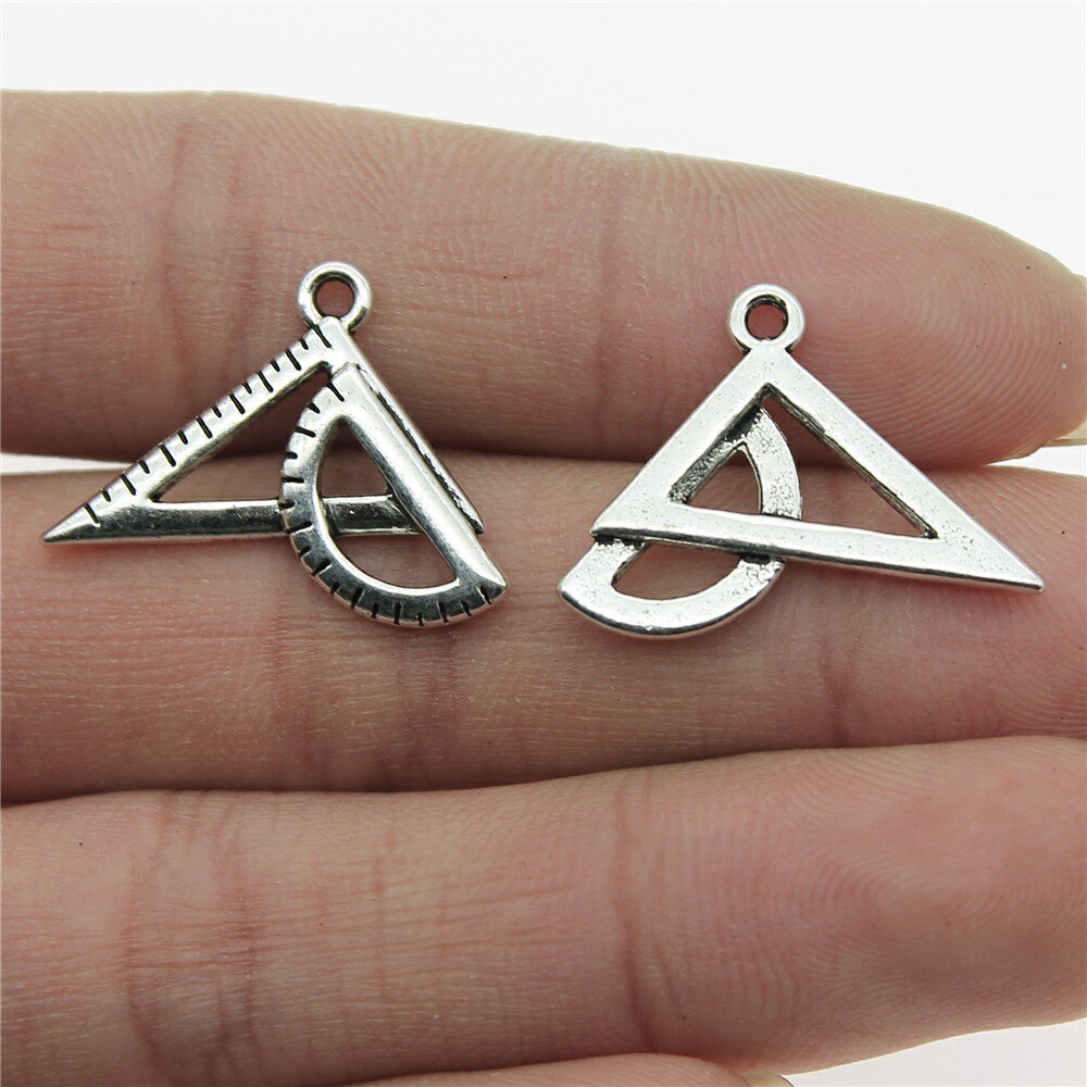 20 stks / partij Antiek Zilver Kleur Schoolbenodigdheden Boek Charms Bachelor Cap Charms Doctor Hat Hanger Graduation Charms