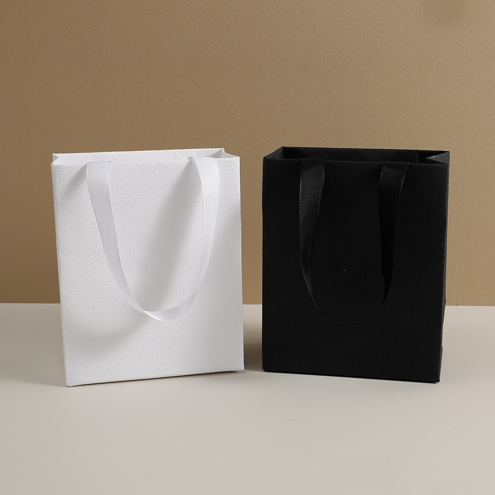 Mode Kartonnen Papieren Winkelen Handtas Geschenkverpakking Zak Draagbare Zwart Wit Inpak Tote Met Handvatten Diversen Opbergtasje