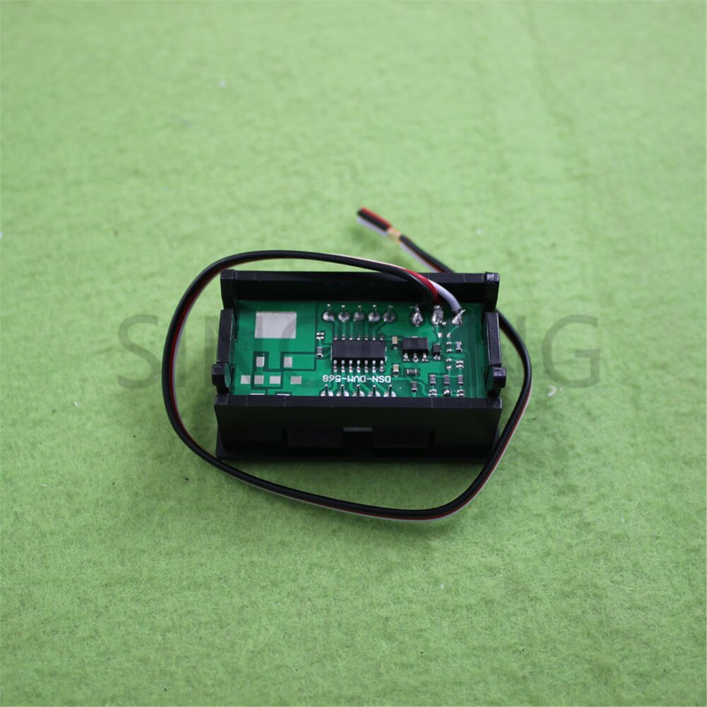 Three-wire DC voltage meter 0.56-inch LED digital voltmeter DC 0V-30.0V anti-reverse