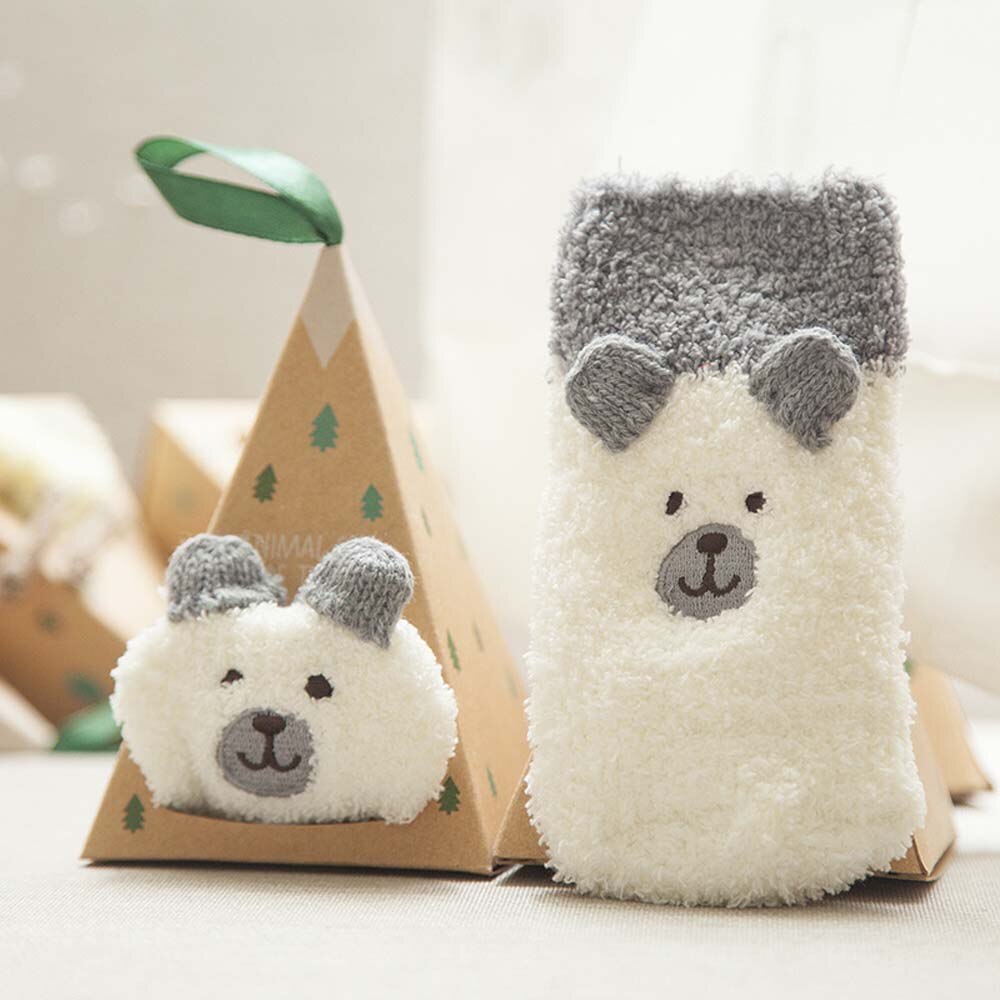 Bonito dos desenhos animados meias curtas primavera e inverno crianças bebê meias quentes adorável presente anti-skid chão menina menino boxed meia coral veludo: Bear