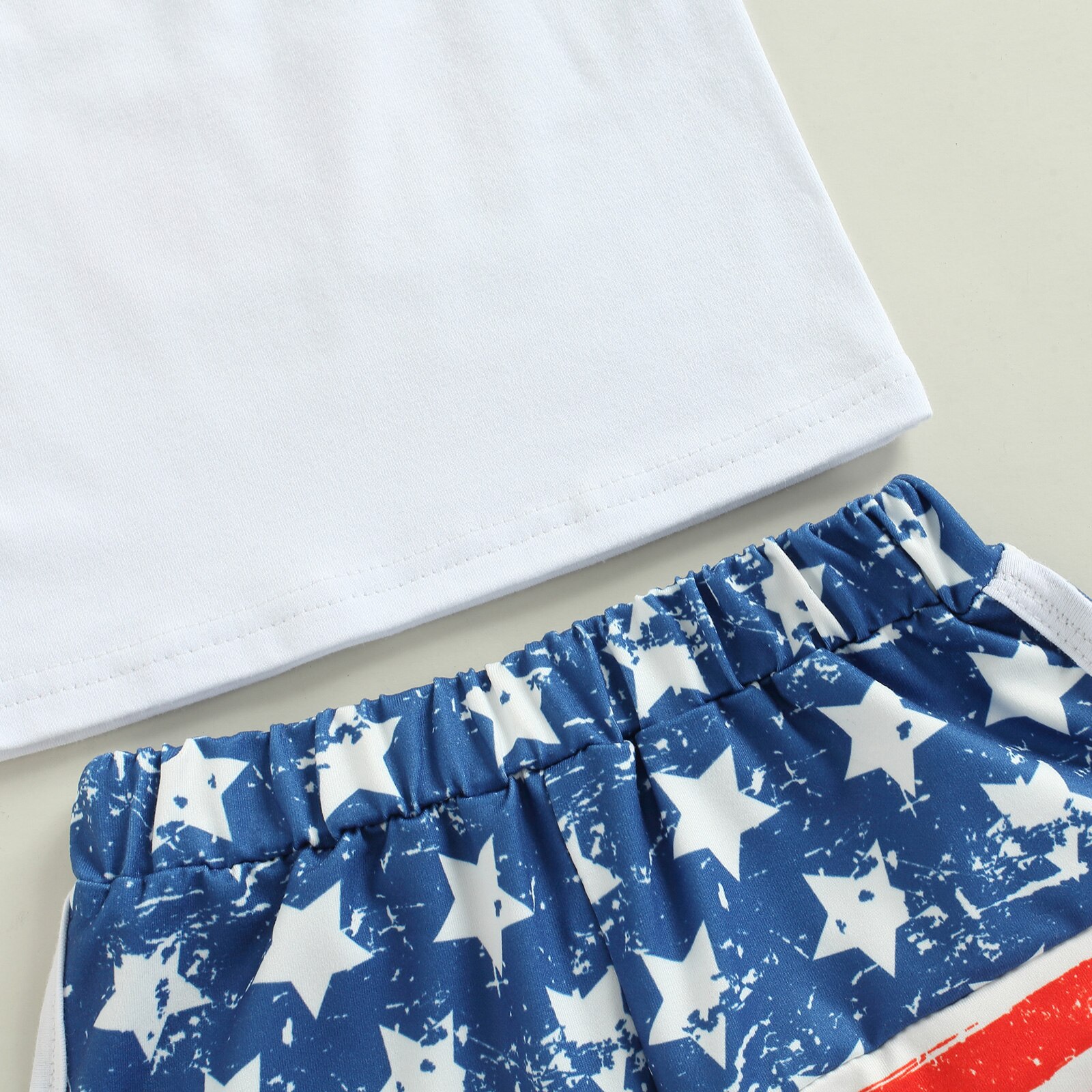 Set di pantaloncini da bambino per bambini del giorno dell&#39;indipendenza, canotta senza maniche con stampa lettere e pantaloncini con stampa bandiera elastica in vita