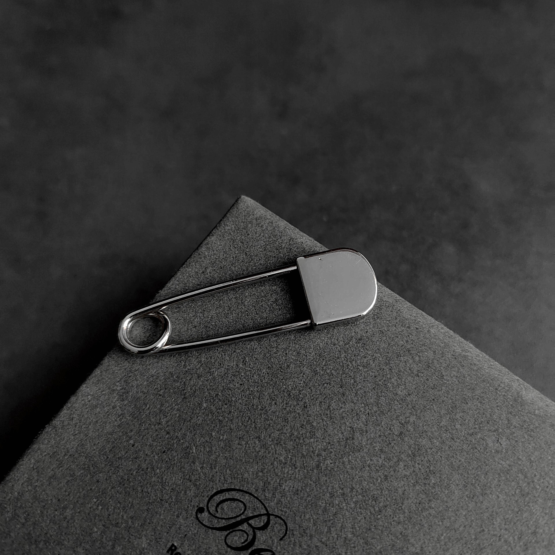 Alfileres grandes de para ropa, alfileres de seguridad de Metal liso, pantalones vaqueros, vestido, bufanda, alfileres ajustables: Gris oscuro