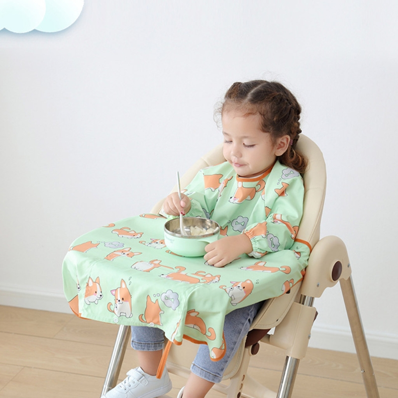 Combinazione di bavaglino e grembiule a copertura totale per lo svezzamento del bambino
