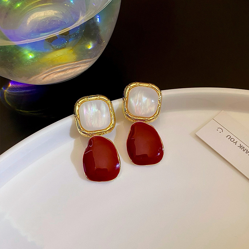 Pendientes franceses Retro elegantes con forma de gota de agua, color rojo vino, pendientes pequeños con cara para mujer, joyería de de Navidad, colgantes al por mayor