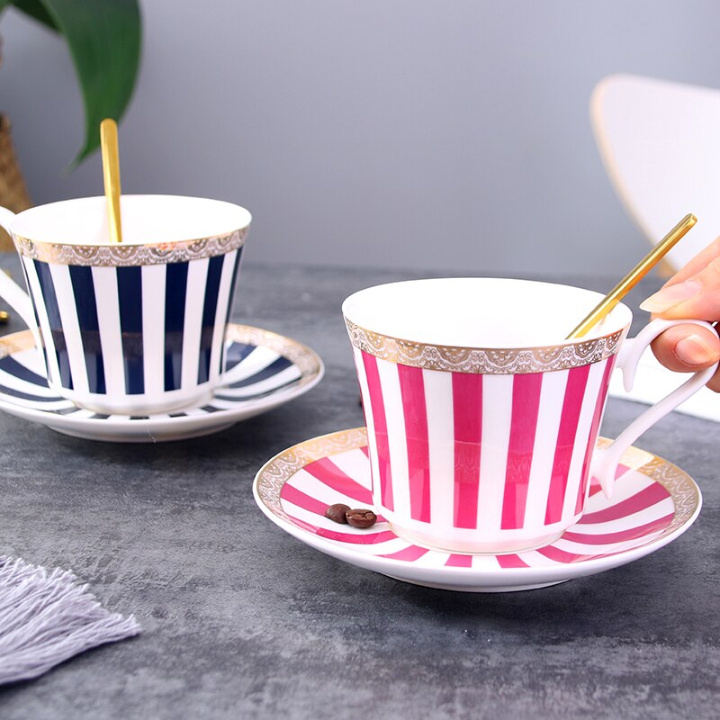 Concise Stripe Bone China Coffee Cup Saucer With Gold Spoon Ceramic Paris Tea Cup 225ml Porcelain Teacup Cafe Drinkware