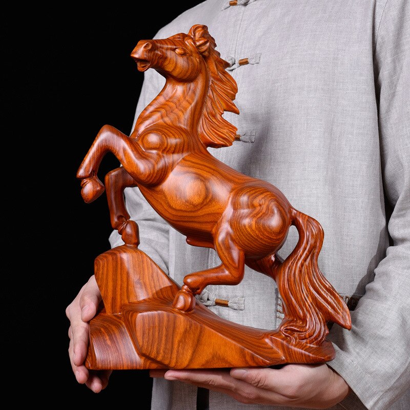 Massivt træ hest til succes statue moderne kunst hel træ skulptur hjem stue kontor dekoration statue