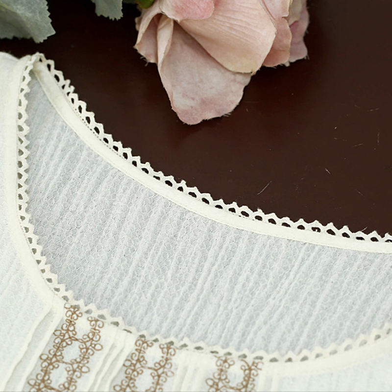 Blusa feminina yuzi høst årgang bomullsbluse o-hals broderi sommerfuglerm løse damebluser  b9536 2 farger