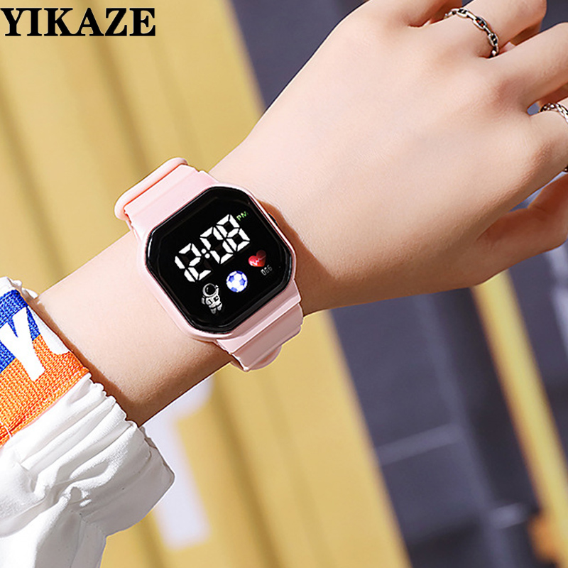 Reloj deportivo para niños, relojes digitales LED, correa de silicona para astronauta, reloj de pulsera electrónico resistente al agua para niños y niñas,