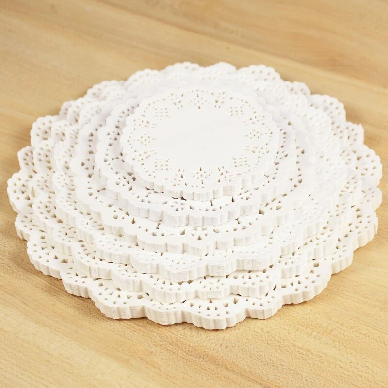 100 sztuk białe okrągłe koronkowe serwetki papierowa tacka podkładka ciasto mata DIY Craft opakowanie na prezenty ślub stół na przyjęcie urodzinowe dekoracje