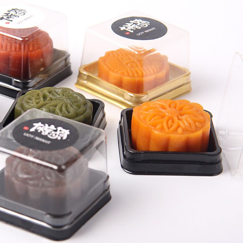 50 pakke mini firkantet plastmånekakeboks muffinsboks informasjonskapsler muffins kuppel eske bryllupsdagskasse  (50g, svart)