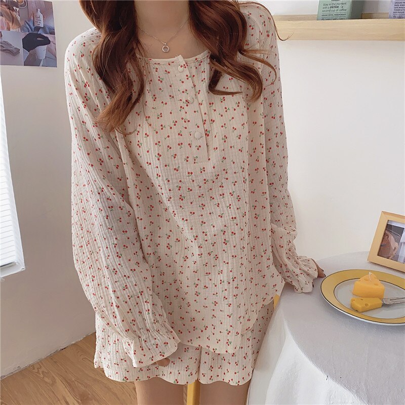 Conjunto de pijama coreano para Mujer, ropa de dormir de hilo de algodón con estampado de cereza, Top de manga larga y pantalones cortos con volantes, transpirable, agradable a la piel, S1029