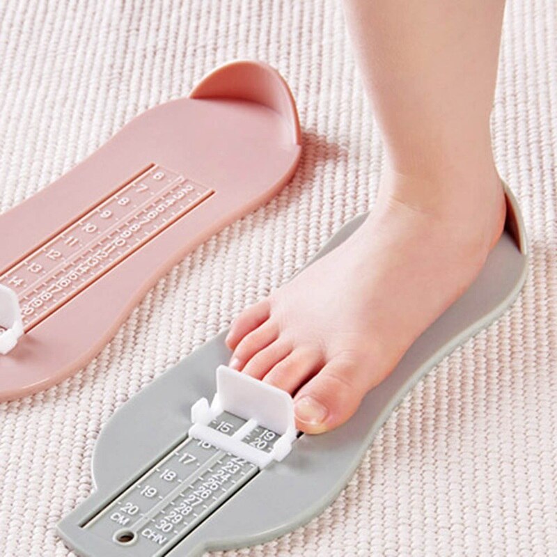 Couleurs aléatoires bébé pied règle enfants pied longueur dispositif de mesure enfant chaussures pour enfants infantile chaussures raccords jauge outils