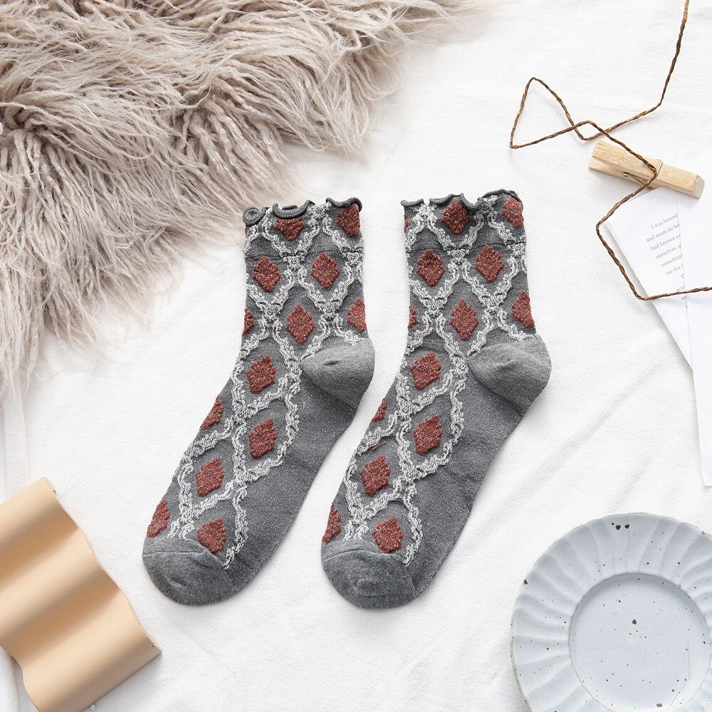 1 Pair Woman Autumn Winter Retro Ethnic Style Cotton Socks Girls Agaric Side Frilly Socks Loose Cotton Socks Warm Foot Socks: gray